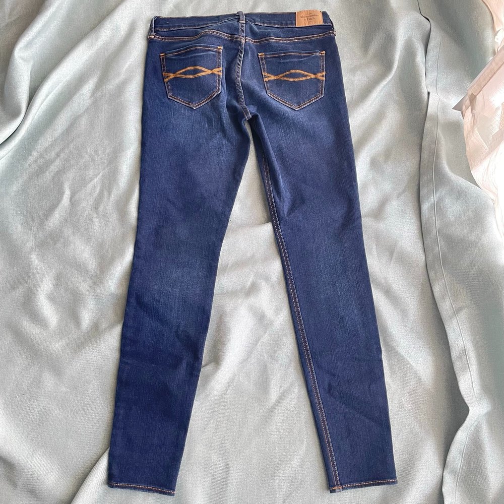 Abercrombie & Fitch Perfect Stretch Skinny Jeans - Picture 2 of 3